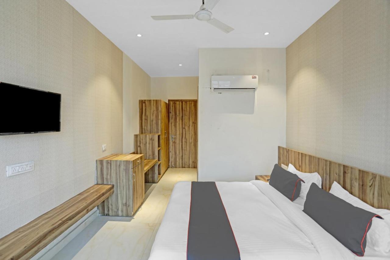 Hotel Collection O 85238 Tulika Garden Izatnagar Zewnętrze zdjęcie