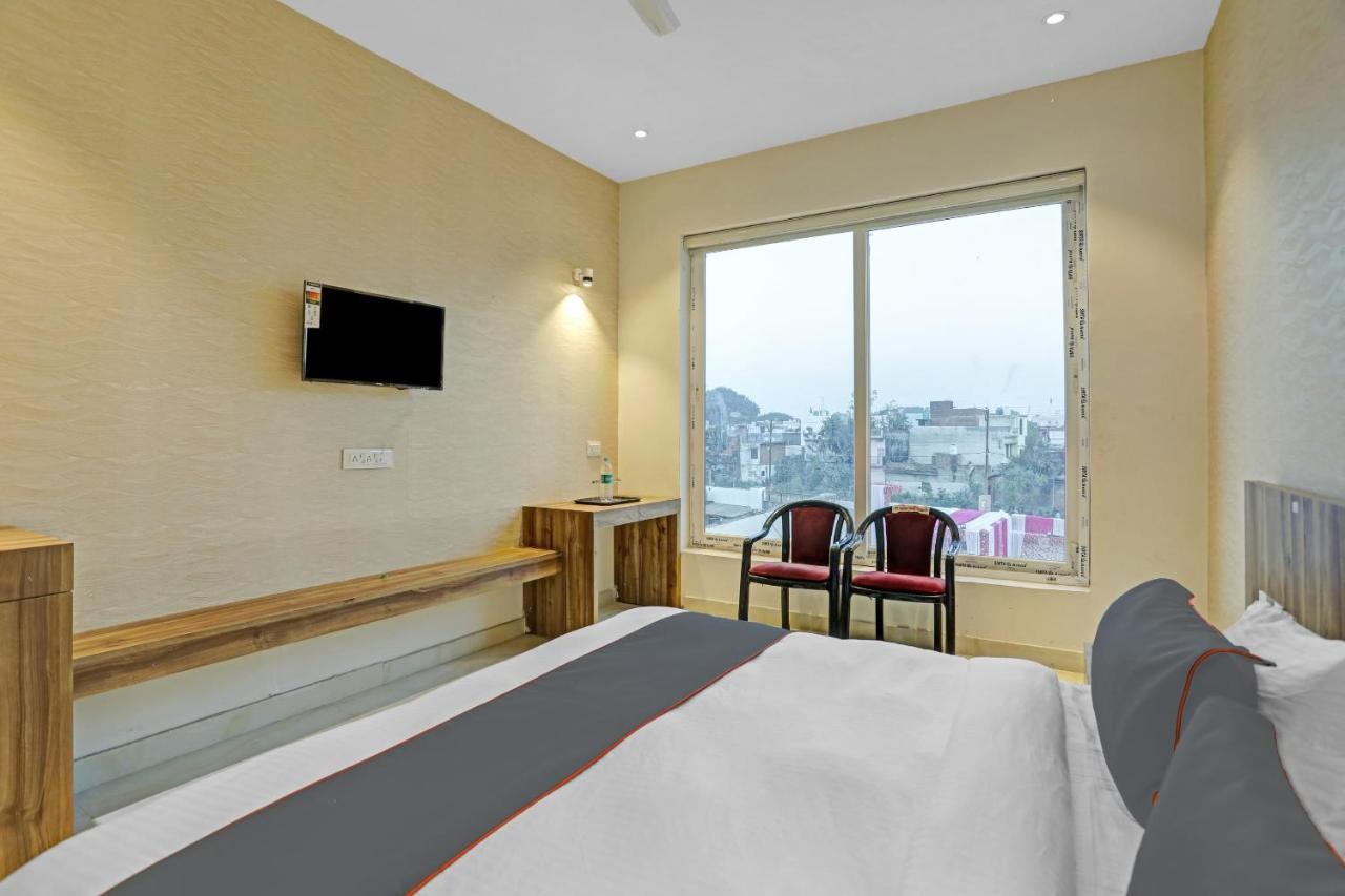 Hotel Collection O 85238 Tulika Garden Izatnagar Zewnętrze zdjęcie